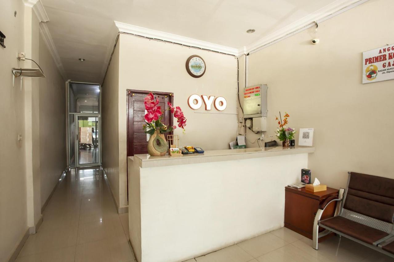 Oyo 1631 Hotel Apple Perdagangan-Tomuon Exterior photo