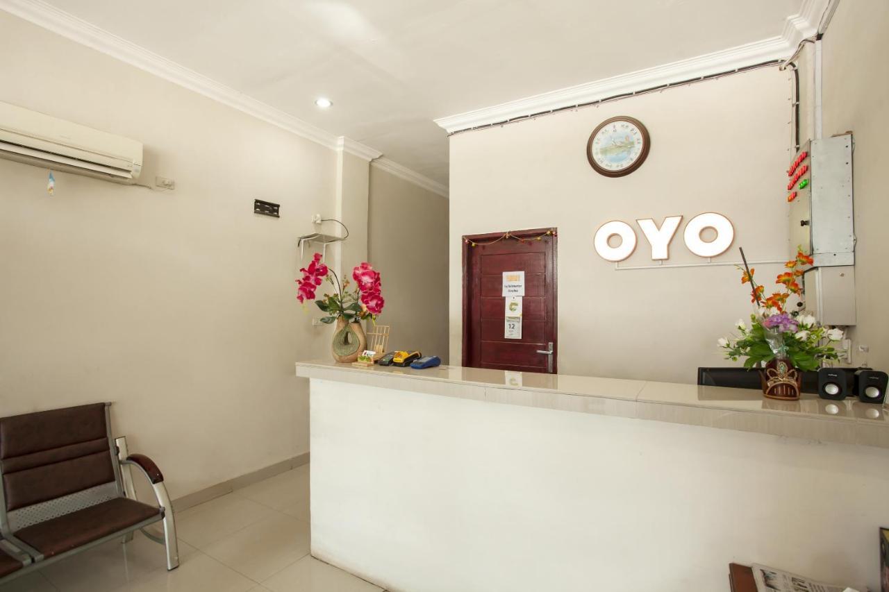 Oyo 1631 Hotel Apple Perdagangan-Tomuon Exterior photo